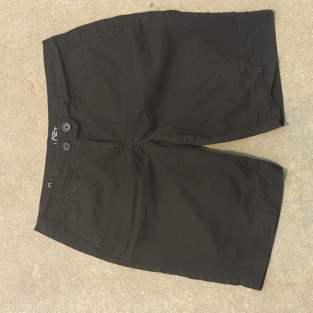 Loft size 8 Bermuda shorts black